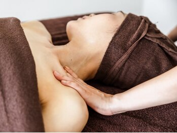 ビューティー サロン ハナ(Beauty Salon hana)の写真/施術後の軽さに感動★猫背矯正で巻き肩、首肩の違和感、頭痛もすっきり爽快♪日々の疲れを癒したい方に◎