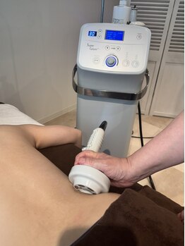 造顔美肌＆小顔痩身専門店　エステBIZIN　富山店の写真/年齢と共に落ちにくくなったお腹周りのお悩みに◎最先端痩身マシン多数使用しお腹&腰回りに集中アプロ-チ!!