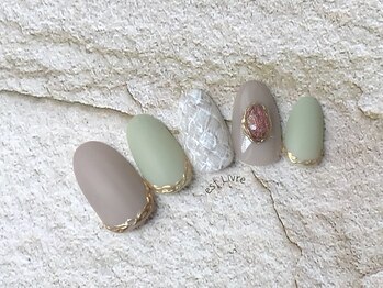 エストリブレ(estLivre)/パイソンネイル