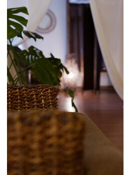 ヨモギ蒸スメ/リゾート感溢れる店内