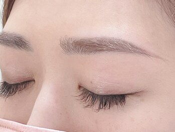 ステラ(STELLA)の写真/【黄金比スタイリング】男性にも大人気！アイブロウWAXスタイリング¥3500/眉を整え垢抜け♪眉メイク付き◎