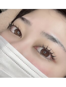 エステ de ティアラ/束感仕上げなラッシュリフト