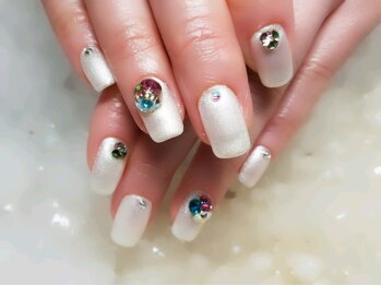 アグン(agung)/Vカットストーンでゴージャスに