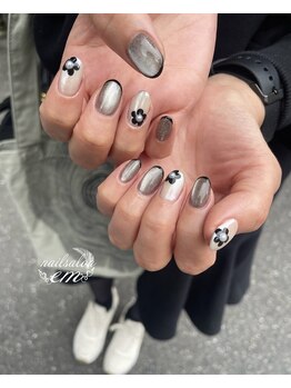 エム(em)/フラッシュ×マグネットネイル