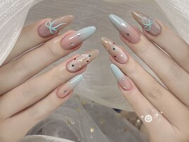 大人可愛いクリスマスネイル