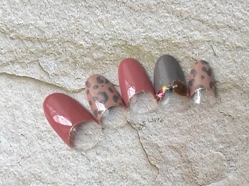 エストリブレ(estLivre)/レオパード逆フレンチ