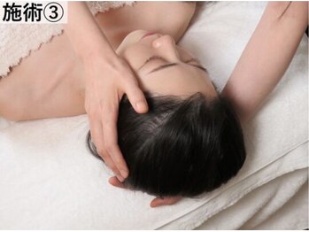 ラプリボヤージュ 藤沢店(Raplit)/施術3 お顔の上半分を整えます