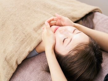 ベルガ 表参道店(Bellega)の写真/《小顔矯正/小顔ヘッドスパ》個々に合わせたオーダーメイド施術で理想のフェイスラインへ/個室