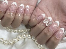 ハニービービー(Honey Bee Bee)/ワンポイントフレンチネイル