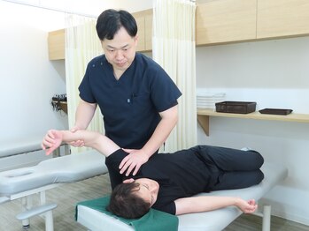 プラネット鍼灸整骨院/姿勢矯正・巻き肩矯正