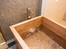飛べサウナの雰囲気（こだわりのヒノキの水風呂☆木の香りとともにリラックス!!）