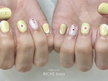リッシュ トロワ(RICHE trois)/春のひよこネイル♪