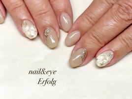 グレージュ×フラワーネイル！