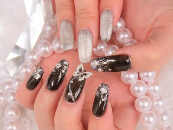 ネオン 博多駅前店(NEON)の写真/大切な日のネイルはNEONに！高技術×低価格で指先からオシャレを満喫☆上品なデザインで華やかな指先に♪