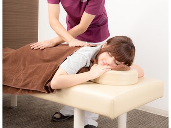 アロゼの写真/全身の歪みは自律神経の乱れを引き起こす原因に！歪みを正すことで血行を促進し疲労回復に繋げて行きます！