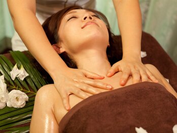 高興リラックス空間 新宿東口店/デコルテ・鎖骨（美点）