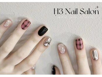 エイチスリー(H3)/最近話題のゴシック風ネイル!