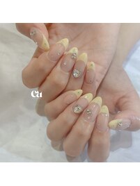 ビジューフレンチネイル