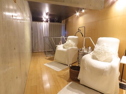 ナーズ アイラッシュ アンド アイブロウ バイ メディカルサロン(NAZ)の写真