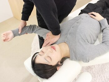コトブキ 本町院(KOTOBUKI)の写真/「その場しのぎはもう卒業。“戻らない身体”へ。」辛い首肩こりを深部から根本改善◎本町整体