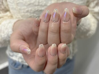 チークネイル 担当：藤原