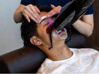 ミダシー 新宿本店の写真/理想のメンズ眉毛が叶う！ホワイトニング同時施術で眉毛も整い、歯の白さも際立ち、清潔感と自信がUP♪