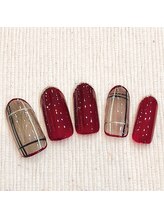 ピンキー(PINKY)/大人チェックネイル