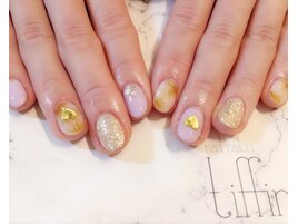 大人可愛いガーリーネイル