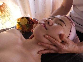 くすりのて/小顔コルギ