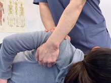 尾頭橋整体院 名古屋北院/肩甲骨を広げます