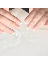 リッシュ トロワ(RICHE trois)/バターカラーフレンチネイル