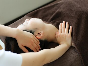 ボディアンドフェイシャルサロン ユー(Body&Facial salon you)の写真/つらい首や肩の悩みを解消！ストレッチとほぐしで筋肉をほぐしリンパトリートメントで全身をリフレッシュ◎
