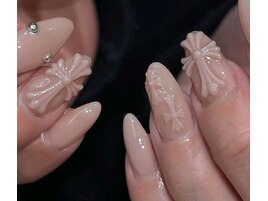 人気沸騰中！同色クロスモールド