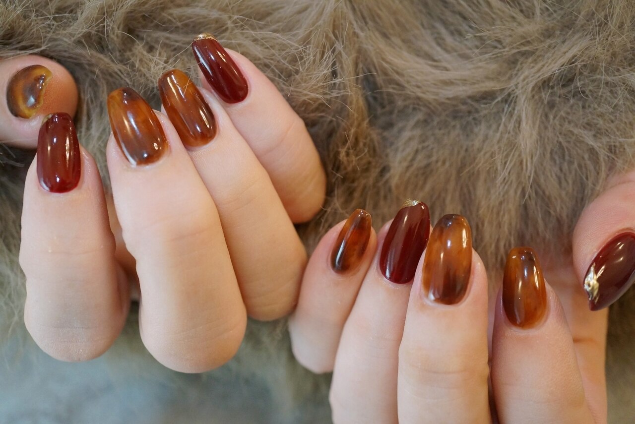 2026年冬トレンド】べっ甲 ボルドーのネイルデザイン集｜人気順