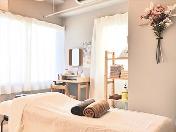 マイカ(myca)/鏡のある机もご用意