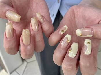 ロミー(Rommy)/yui指名 うねうねイエローネイル