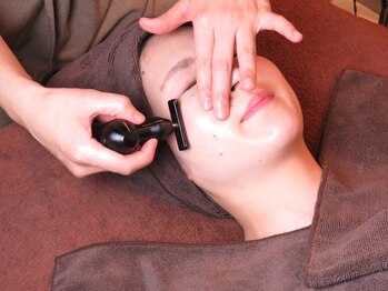 レクラン(L*ecrin)/☆ラジオ波 人気の小顔ケア☆