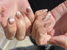 ベージュマグネットネイル