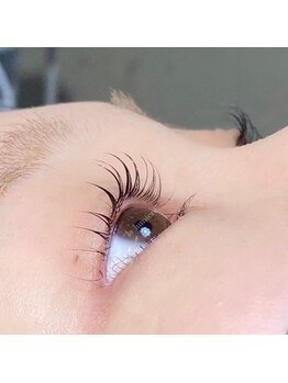 ラ ルミエール 緑店(la lumiere)の写真/【湿気に負けないまつ毛を！】〈コスメリフト〉〈LEDマツエク〉でくるんとカールを徹底キープ◎