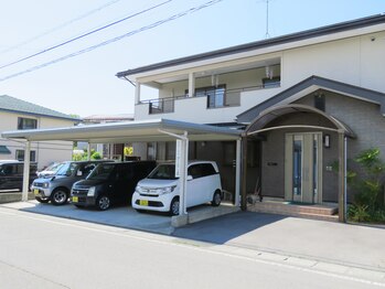 美姿勢☆倶楽部　ずくだし屋/【屋根付き駐車場】完備