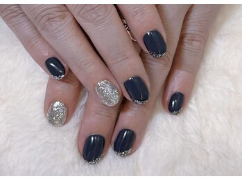 斜めラメフレンチ×ネイビー