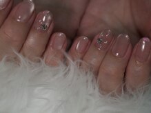 キャメル ネイル(camel nail)の雰囲気（手元に色気を与えるうる艶＋指がスラッと綺麗に見える美ネイル）