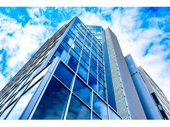 ヴェリティー(Verity)/新築ビルで非日常空間へ