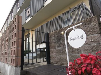 シェービングスタンド 浜松店/1番奥が店舗入口 看板あり