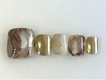 アイネイルズ 池袋店(I-nails)/ゴールドミラーシェルフット