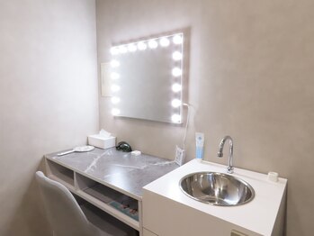 ホワイトニングビューティー 金沢駅前店(WHITENING BEAUTY)/個室でホワイトニング