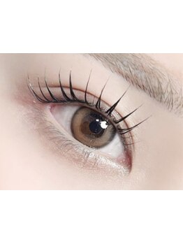 ナチュラル上品な目元にしたい