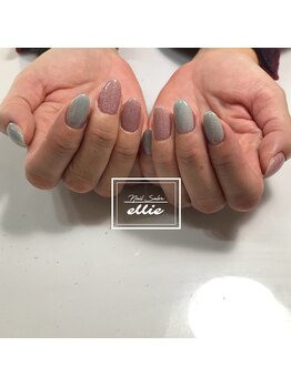 エリー(ellie)/ちぐはぐネイル