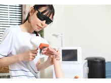 経験豊富なスタッフが丁寧に脱毛施術します☆