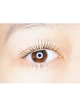 ナチュラル上品な目元にしたい